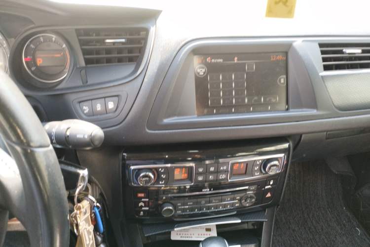 Used Citroen C5 2016 1.8T Automatic Luxury Model Audio And AC Panel
