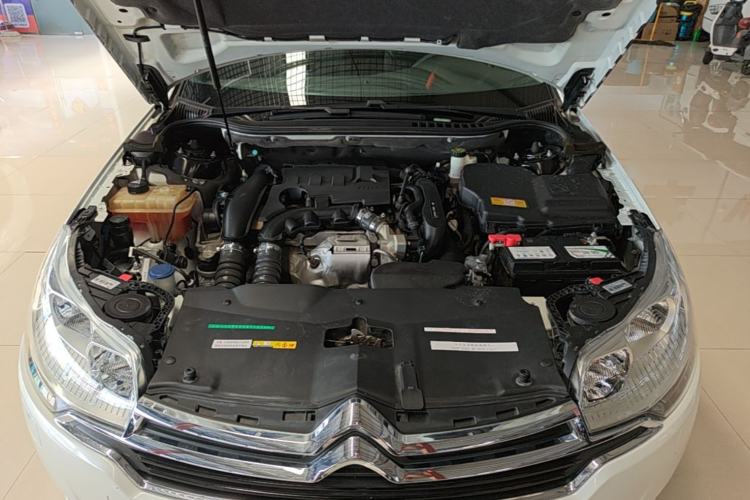 Used Citroen C5 2016 1.6T Automatic Luxury Model Engine Bay