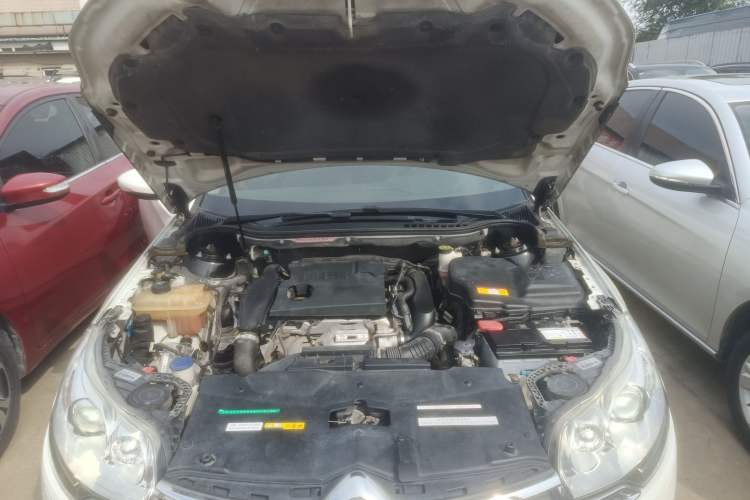Used Citroen C5 2016 1.8T Automatic Luxury Model Engine Bay