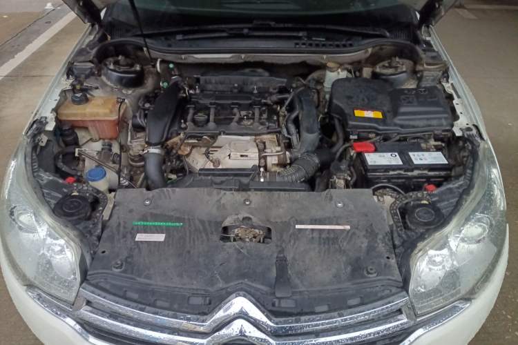 Used Citroen C5 2016 1.8T Automatic Luxury Model Engine Bay