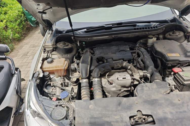 Used Citroen C5 2016 1.6T Automatic Luxury Model Engine Bay Right