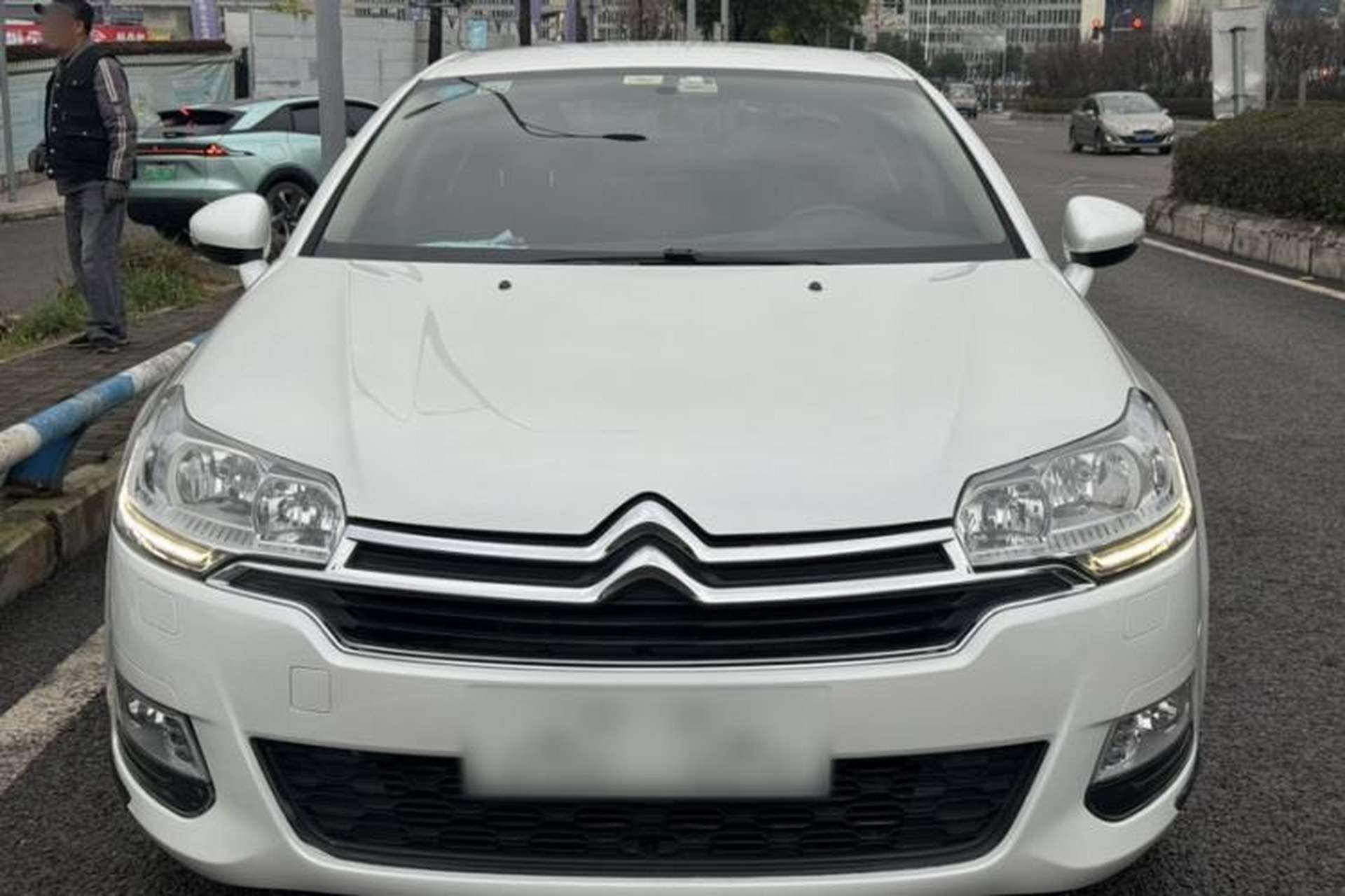 Used Citroen C5 2016 1.6T Automatic Zunyue Model Exterior 4