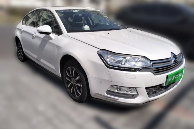Used Citroen C5 2016 1.8T Automatic Luxury Model Front Right 45 Deg