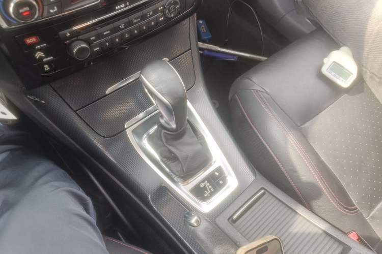 Used Citroen C5 2016 1.8T Automatic Luxury Model Gear Lever