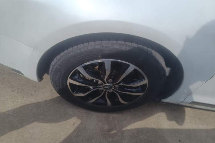 Used Citroen C5 2016 1.8T Automatic Luxury Model Left Front Wheel Hub