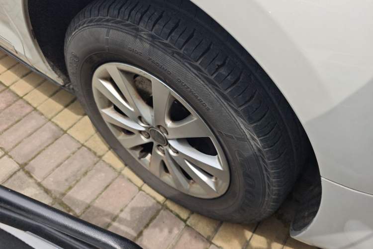 Used Citroen C5 2016 1.6T Automatic Luxury Model Right Front Wheel Hub