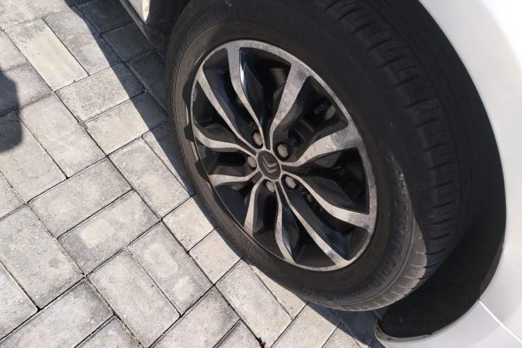 Used Citroen C5 2016 1.8T Automatic Luxury Model Right Front Wheel Hub