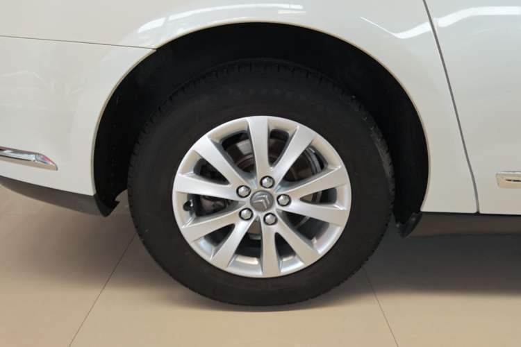 Used Citroen C5 2016 1.6T Automatic Luxury Model Right Rear Wheel Hub