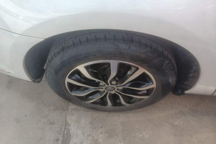 Used Citroen C5 2016 1.8T Automatic Luxury Model Right Rear Wheel Hub