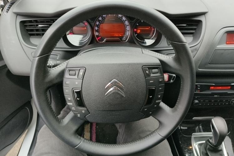 Used Citroen C5 2016 1.6T Automatic Zunyue Model Steering Wheel