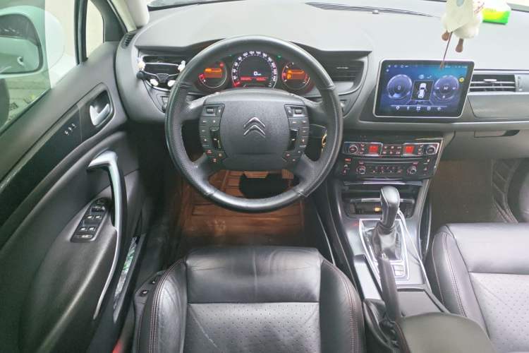 Used Citroen C5 2016 1.8T Automatic Luxury Model Steering Wheel