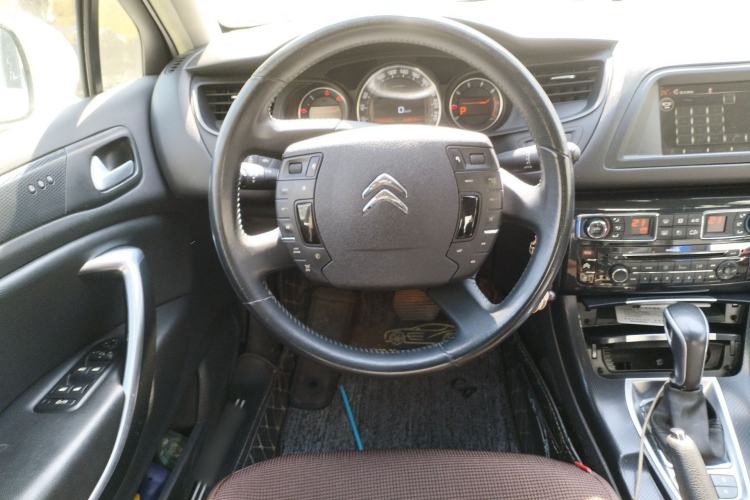 Used Citroen C5 2016 1.8T Automatic Luxury Model Steering Wheel