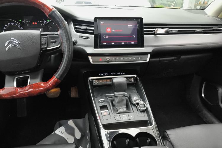 Used Citroen C5 2017 350THP Automatic Luxury Model Audio And AC Panel