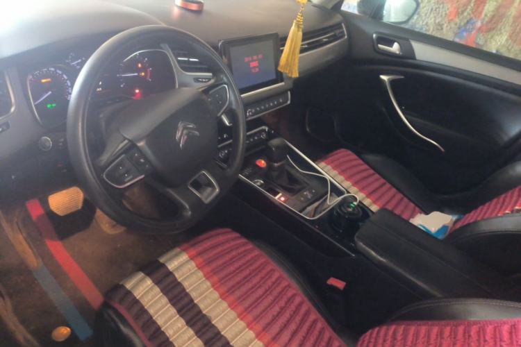 Used Citroen C5 2017 350THP Automatic Luxury Model Center Console