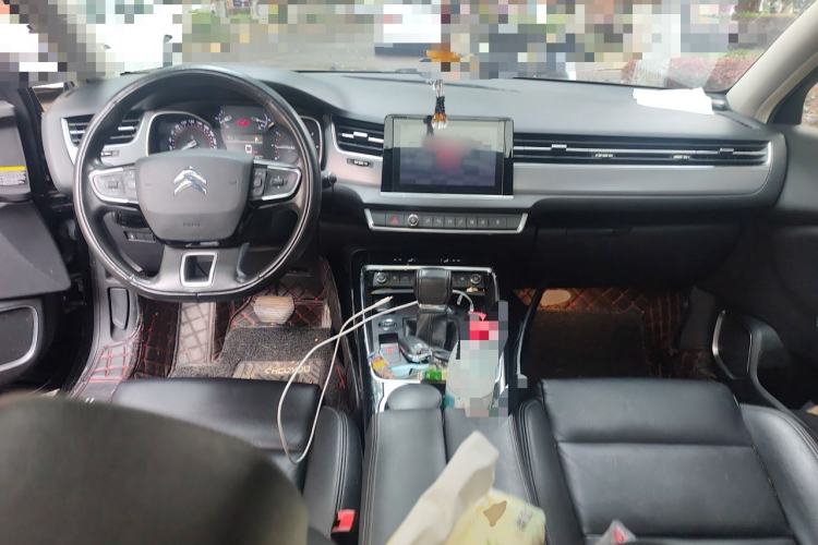 Used Citroen C5 2017 350THP Automatic Luxury Model Center Console