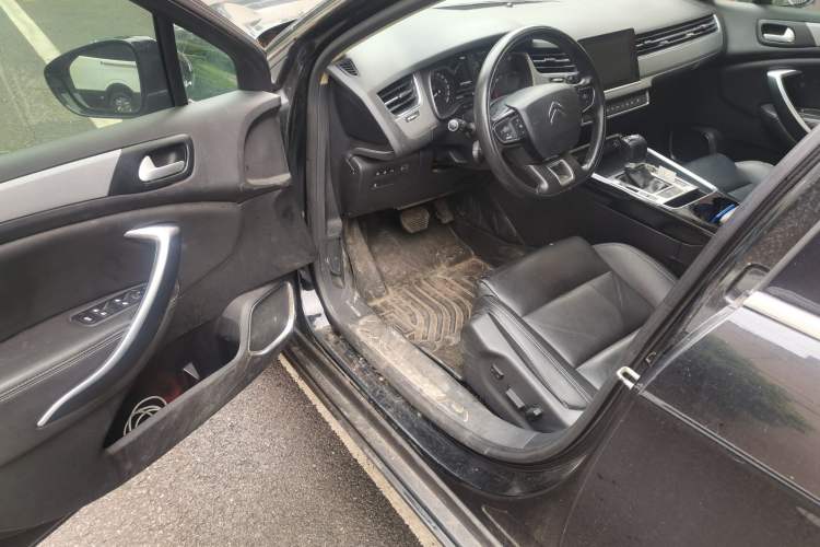 Used Citroen C5 2017 350THP Automatic Luxury Model Driver Seat