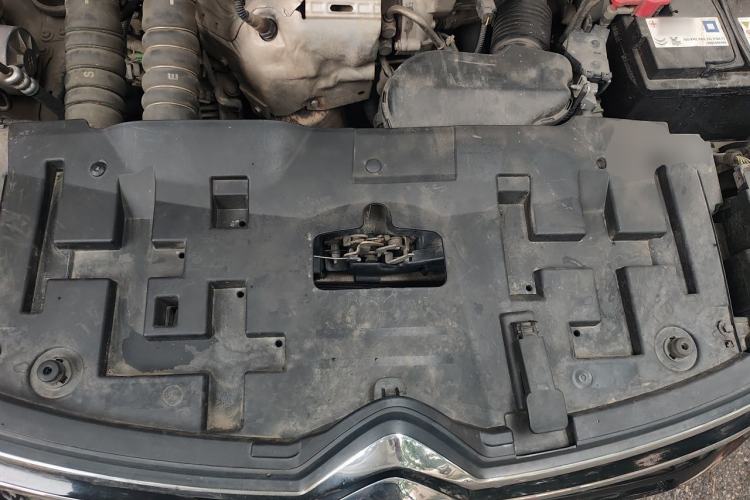 Used Citroen C5 2017 350THP Automatic Luxury Model Engine Bay