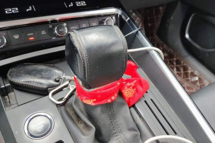 Used Citroen C5 2017 350THP Automatic Luxury Model Gear Lever