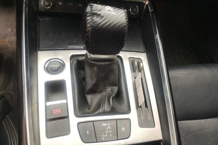 Used Citroen C5 2017 350THP Automatic Luxury Model Gear Lever