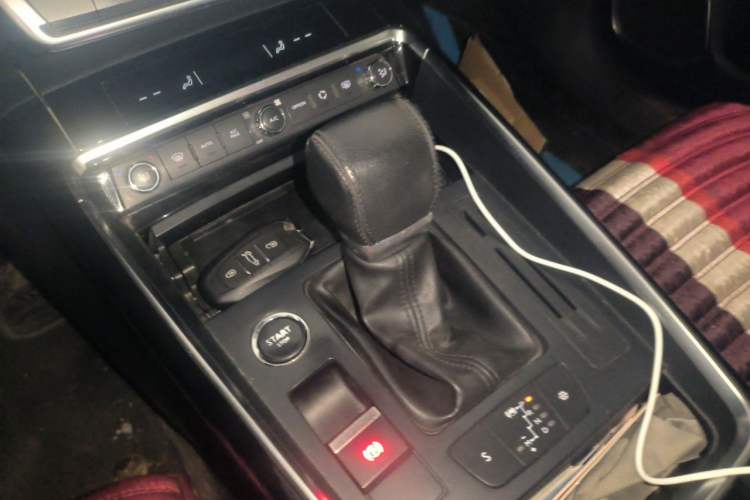 Used Citroen C5 2017 350THP Automatic Luxury Model Gear Lever