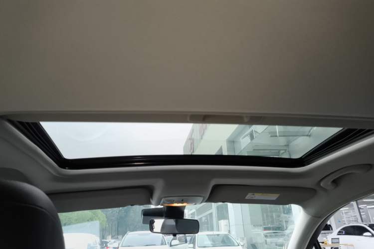 Used Citroen C5 2017 350THP Automatic Luxury Model Headliner