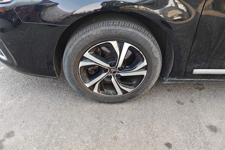 Used Citroen C5 2017 350THP Automatic Luxury Model Left Front Wheel Hub