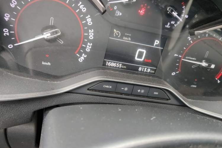 Used Citroen C5 2017 350THP Automatic Luxury Model Odometer Close Up