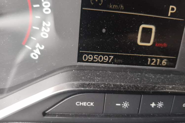 Used Citroen C5 2017 350THP Automatic Luxury Model Odometer Close Up