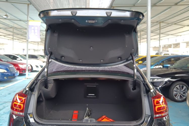 Used Citroen C5 2017 350THP Automatic Luxury Model Trunk