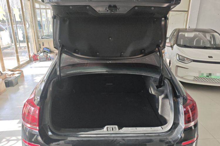 Used Citroen C5 2017 350THP Automatic Luxury Model Trunk