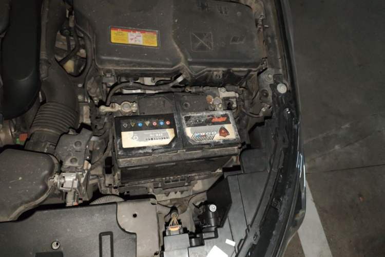 Used Citroen C5 2017 350THP Automatic Luxury Model Engine Bay Left