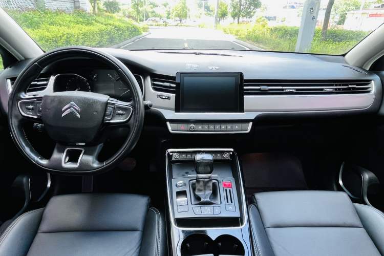 Used Citroen C5 2017 380THP Automatic Luxury Model Interior 1