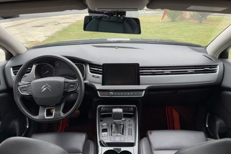 Used Citroen C5 2017 350THP Automatic Luxury Model Interior 1
