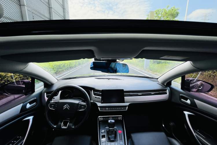 Used Citroen C5 2017 380THP Automatic Luxury Model Interior 6
