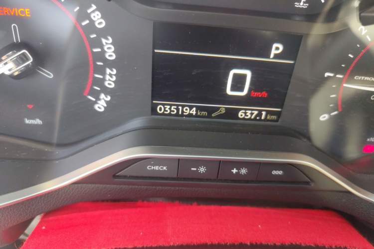Used Citroen C5 2017 350THP Automatic Luxury Model Odometer Close Up