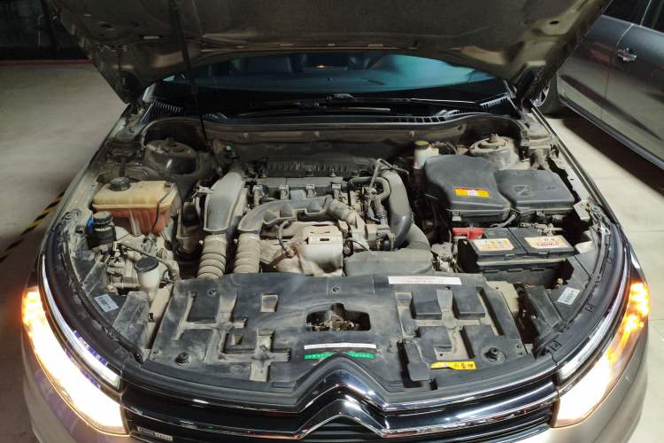 Used Citroen C5 2017 350THP Automatic Luxury Model Engine Bay