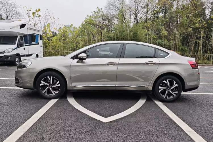 Used Citroen C5 2017 350THP Automatic Luxury Model Exterior 5