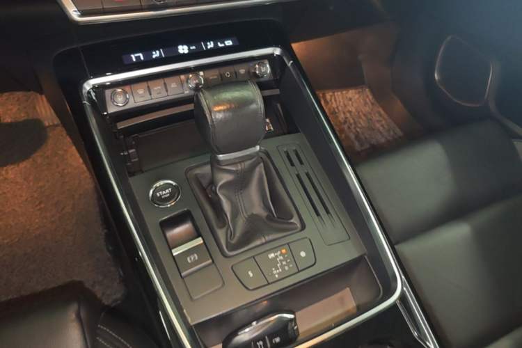 Used Citroen C5 2017 350THP Automatic Luxury Model Gear Lever