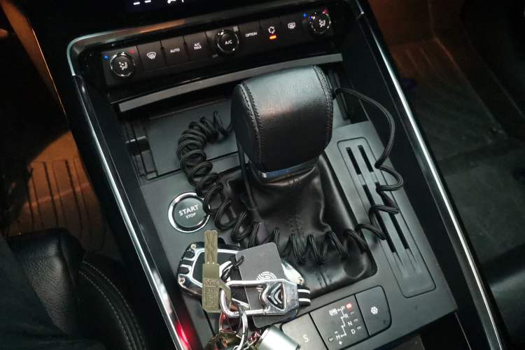 Used Citroen C5 2017 350THP Automatic Luxury Model Gear Lever