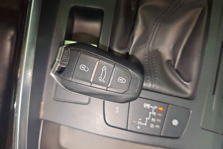 Used Citroen C5 2017 350THP Automatic Luxury Model Interior 1