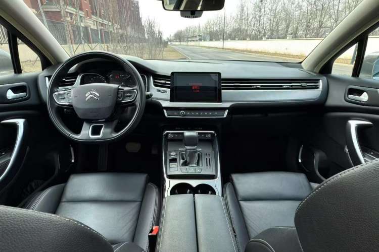Used Citroen C5 2017 350THP Automatic Luxury Model Interior 2
