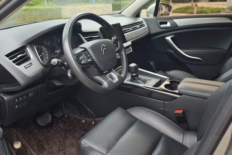 Used Citroen C5 2017 350THP Automatic Luxury Model Interior 2