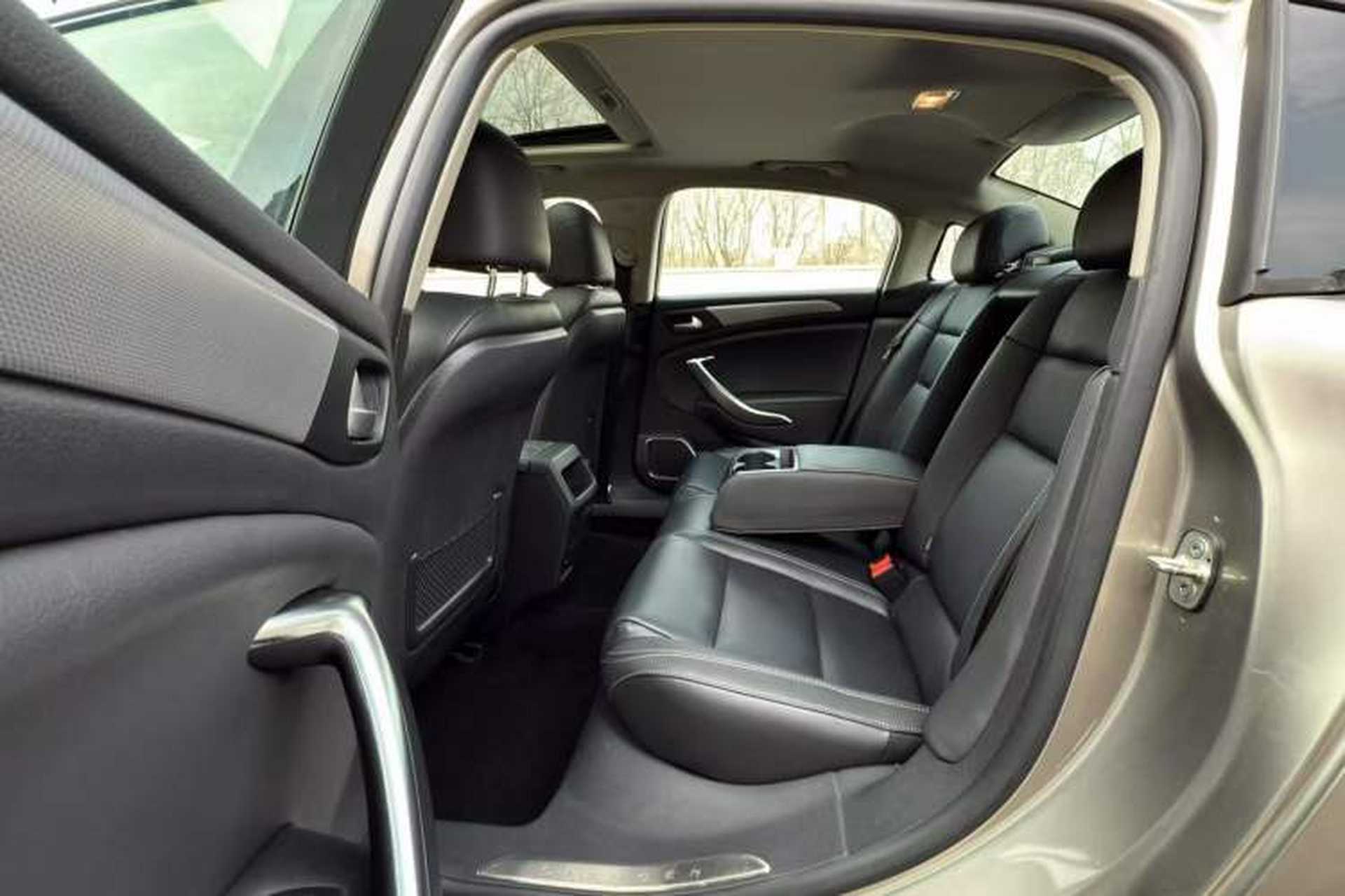 Used Citroen C5 2017 350THP Automatic Luxury Model Interior 5