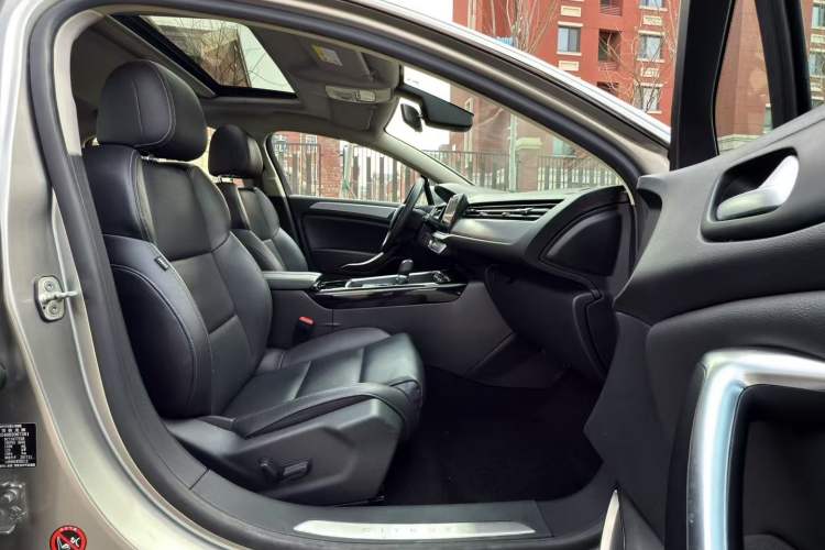 Used Citroen C5 2017 350THP Automatic Luxury Model Interior 6