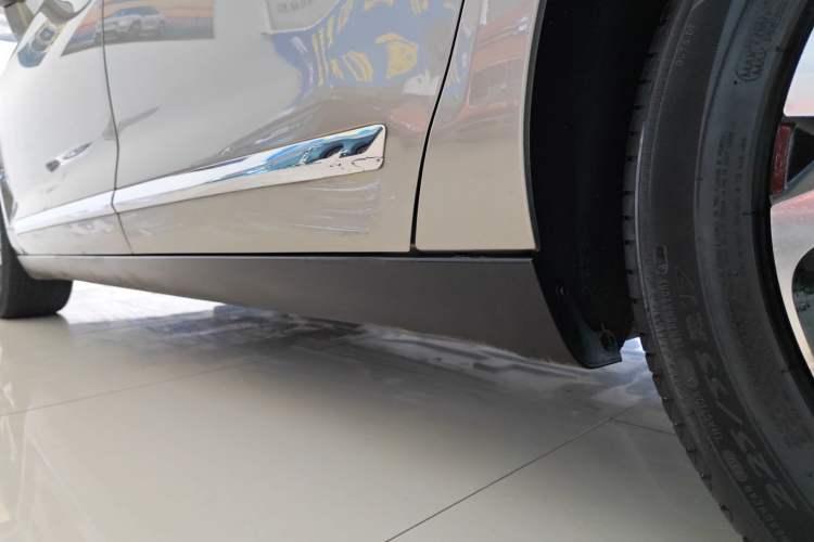 Used Citroen C5 2017 350THP Automatic Luxury Model Left Side Sill
