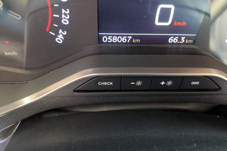 Used Citroen C5 2017 350THP Automatic Luxury Model Odometer Close Up