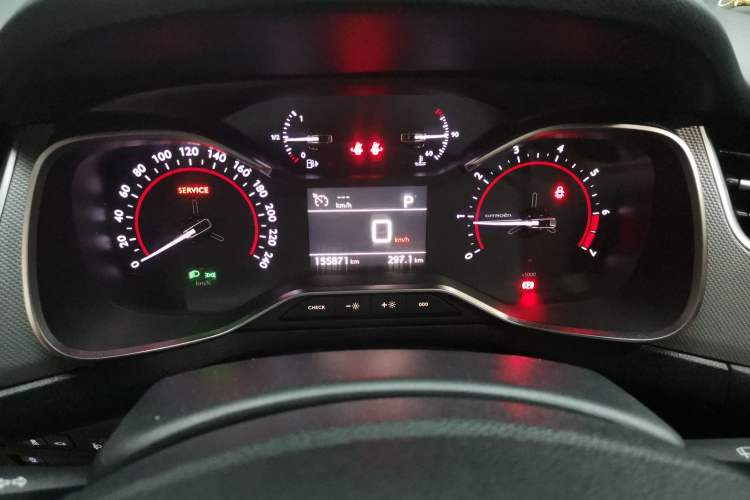 Used Citroen C5 2017 350THP Automatic Luxury Model Odometer Close Up