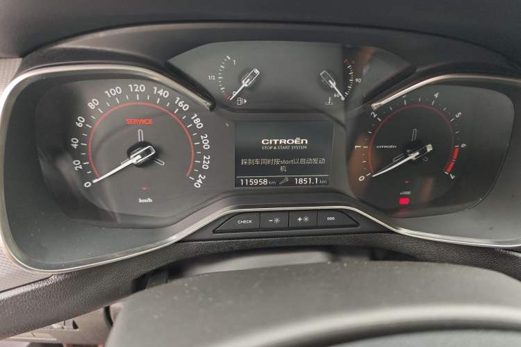 Used Citroen C5 2017 350THP Automatic Luxury Model Odometer Close Up