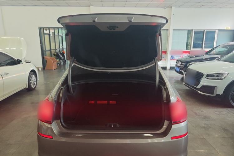 Used Citroen C5 2017 350THP Automatic Luxury Model Trunk