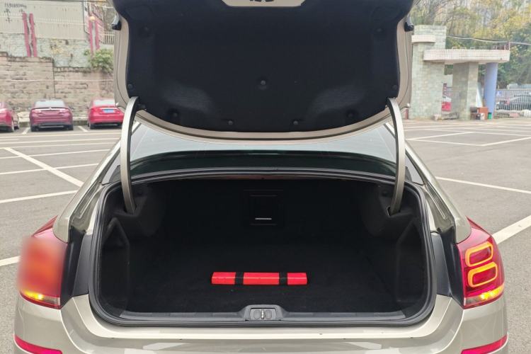 Used Citroen C5 2017 350THP Automatic Luxury Model Trunk